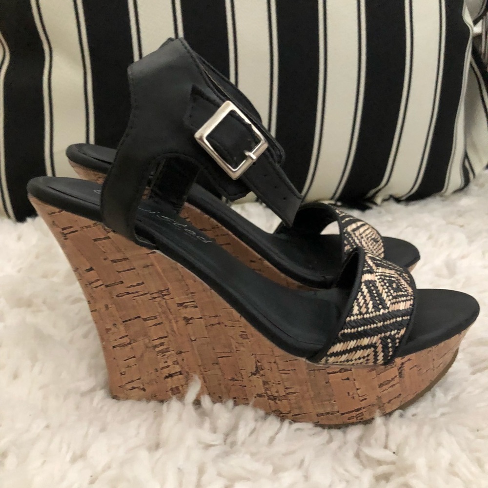 Two toned 4-inch wedge heels